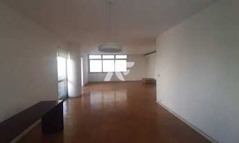 Imagem 2: APARTAMENTO À VENDA EM HIGIENÓPOLIS, RUA ARBORIZADA E GRANDE POTENCIAL PARA REFORMA!