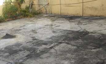 Imagem 2: Atenção investidores! Excelente oportunidade em Brás de Pina, prédio residencial com 4 apa