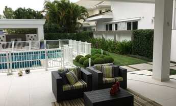 Imagem 5: Casa para venda possui 1000 metros quadrados com 5 quartos.