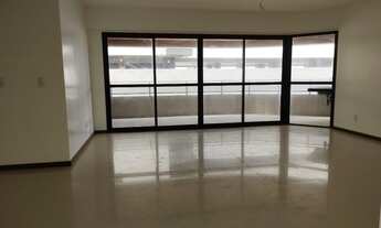 Imagem 5: ótimo apartamento na 2° qd da de Jatiúca, com 200m², 04 Suites sendo uma máster, lazer com