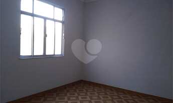 Imagem 7: Ótimo apartamento, prédio único com apenas três andares, um por andar, no coração da Vila