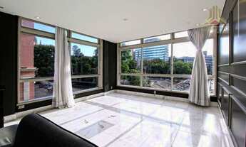 Imagem 3: Um apartamento por andar, vendo apartamento de 185 m² de área privativa no Centro de Porto