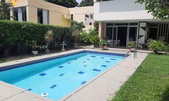 Imagem 2: Contato Fone/WhatsApp Lindo casarão com piscina, na Tamarineira ligue