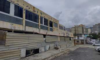 Imagem 3: Terreno plano de esquina e frente para três ruas com área total de 521,70 m² Pituba Salvad