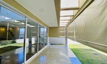 Imagem 7: Casa de condomínio sobrado para venda possui 288 metros quadrados com 4 quartos