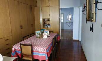 Imagem 6: Grande casa no centro da cidade