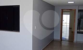 Imagem 3: Sobrado a venda em Cascavel, no bairro Canadá, com tres quartos, sendo duas suítes sobra d