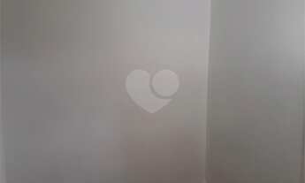 Imagem 7: Quarto e sala amplo, 60 m² de área, cozinha, dependência de empregada. Gás encanado, 1 va