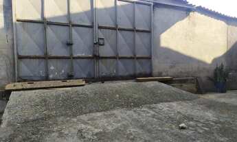 Imagem 5: Galpão/Depósito/Armazém para venda possui 300 m² mais 250 m² com 2 quartos