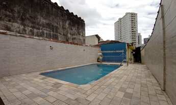 Imagem 2: Casa para venda com 180 metros quadrados com 2 quartos em Guilhermina - Praia Grande - SP