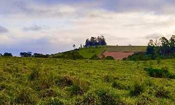Imagem 5: Terreno cercado e demarcado em Nazaré paulista
