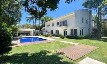 Imagem 2: Casa para aluguel e venda tem 541 metros quadrados com 4 quartos