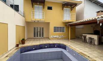 Imagem 6: Sobrado para venda possui 200 metros quadrados com 4 quartos