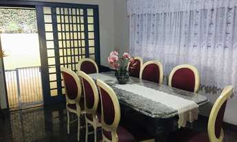 Imagem 3: Sobrado para aluguel e venda possui 212 metros quadrados com 3 quartos