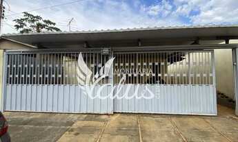 Imagem: Casa Térrea, com 03 quartos, sendo 01 suíte