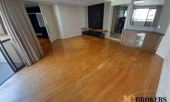 Imagem 4: Apartamento com 140m², reformado, amplo living, 3 suítes, 2 vagas