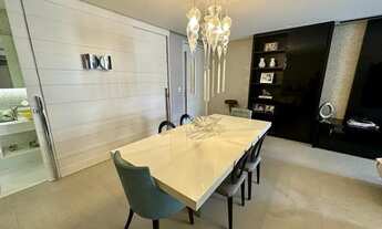 Imagem 3: 4 quartos luxuosos transformados em 3 suítes na Praia do Canto