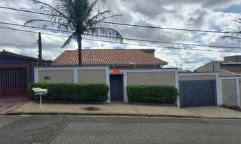 Imagem: Casa a venda de 4 Quartos no Jardim Carlos