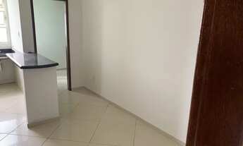 Imagem: Kitinete perto da igreja catedral