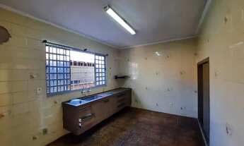 Imagem 2: CASA NO CENTRO | 3 QUARTOS | 1 SUÍTE | 2 SALAS | 2 VAGAS