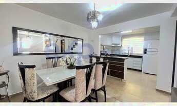 Imagem 3: Excelente Sobrado em Curitiba no bairro Santa Cândida, dentro de condomínio fechado