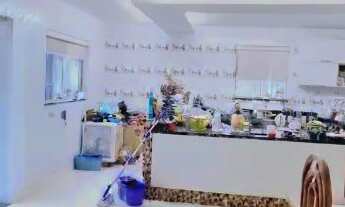 Imagem 2: Casa Ampla de 400m² na Ferreira Pena - 3 suítes, Quintal Arborizado e 8 Vagas