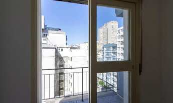 Imagem 3: Apartamento 1 quarto, com sacada, andar alto com vista livre - Centro Histórico