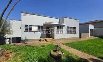 Imagem: Casa de esquina para alugar no centro de