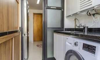 Imagem 7: Casa em Condomínio com 3 quartos, 3 vagas e 184m² para vender por R$ 1.180.000 Rua Adriano