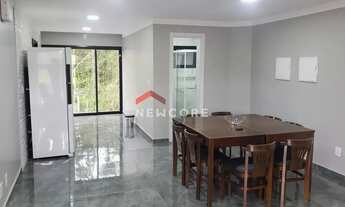 Imagem 2: Sobrado em Rua Silicio - Mariscal - Bombinhas/SC