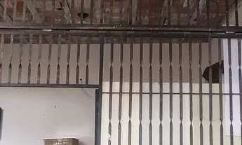 Imagem 2: Vendo casa em área comercial aceito proposta