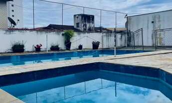 Imagem 2: Sobrado com área de lazer e espaço amplo