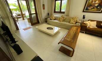 Imagem 5: Luxuosa Casa de 5 Quartos com Piscina e Infraestrutura Completa no Prestigiado Condomíni