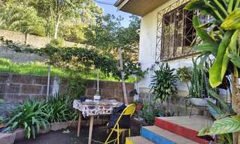 Imagem 2: Casa com amplo jardim