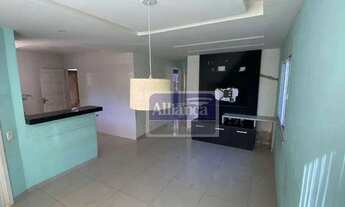 Imagem 2: Casa em condomínio com 2 dormitórios, 1 suíte, quintal e 2 vagas de garagem cobertas à ven