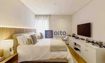 Imagem 6: Este encantador apartamento de 160m², situado no coração do Itaim Bibi, oferece uma combin