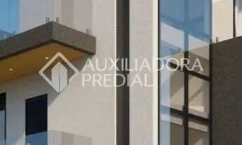 Imagem 2: Excelente Oportunidade no Litoral: Tríplex com Alto Potencial de Valorização em Matinhos