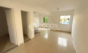 Imagem 2: Casa em condomínio para aluguel, 3 quartos, 1 suíte, 2 vagas, Jardim Karaíba - Uberlândia