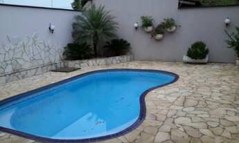 Imagem: Alugo casa c/3 quartos, piscina, bem localizada