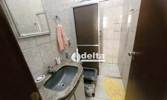 Imagem 5: Casa com 3 dormitórios à venda, 240 m² por R$ 500.000,00 - Granada - Uberlândia/MG