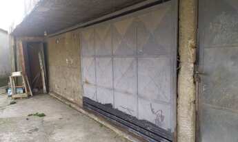 Imagem 1: Galpão/Depósito/Armazém para venda possui 300 m² mais 250 m² com 2 quartos