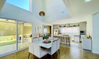 Imagem 2: Casa de condomínio sobrado para venda possui 288 metros quadrados com 4 quartos