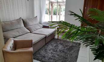 Imagem 2: Sobrado para venda tem 82 metros quadrados com 2 quartos em Centro - Garopaba - SC