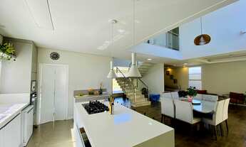 Imagem 5: Casa de condomínio sobrado para venda possui 288 metros quadrados com 4 quartos