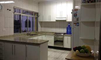 Imagem 6: Sobrado com 6 dorms e quintal com amplo jardim no centro do Bonfiglioli