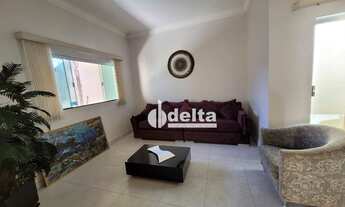 Imagem 2: Casa com 3 dormitórios à venda, 240 m² por R$ 500.000,00 - Granada - Uberlândia/MG