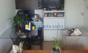 Imagem 3: Kitnet reformada com uma vaga de garagem e repleta de armários embutidos