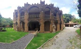 Imagem: Casa estilo Castelo para venda tem 500m2