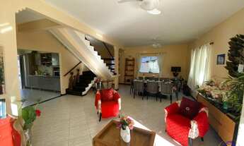 Imagem 4: Casa para venda tem 255 metros quadrados com 4 quartos em Vila Capri - Araruama - RJ