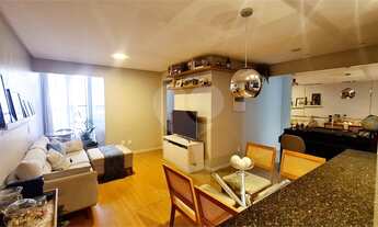 Imagem: 2 quartos, 1 suite, elevador e vaga de garagem